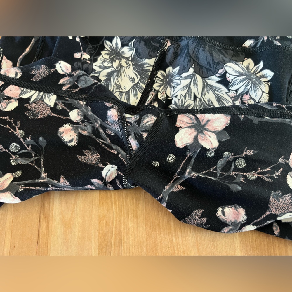 Victoria’s Secret leggings - Picture 5 of 5